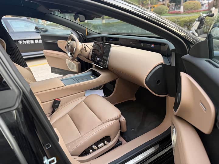 Фото 8 - Avatr 12