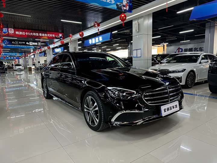 Фото 3 - Mercedes-Benz E-Class