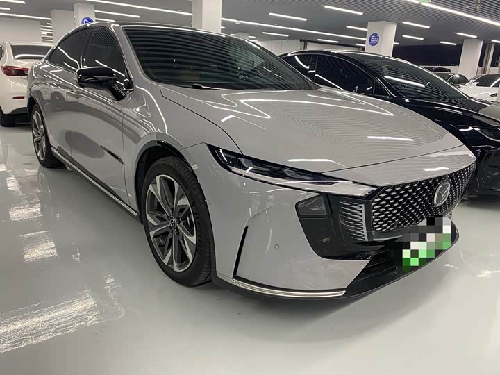 Photo 3 - Mazda EZ-6