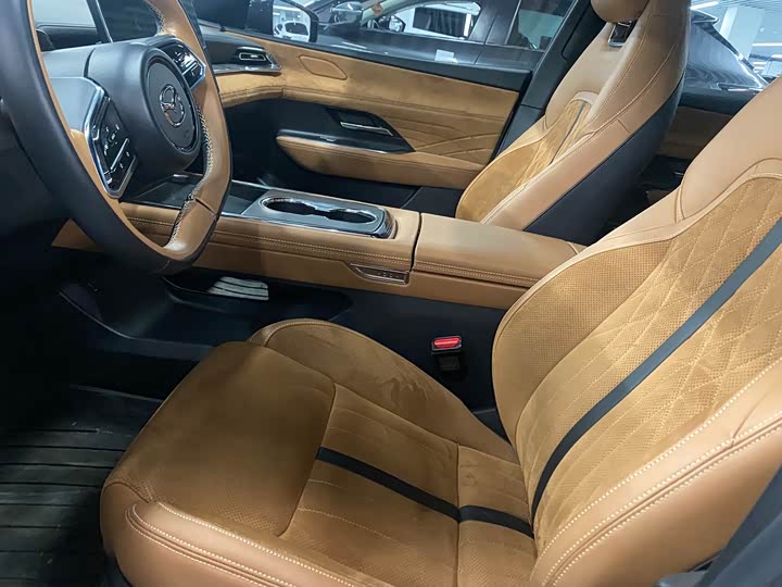 Photo 9 - Mazda EZ-6