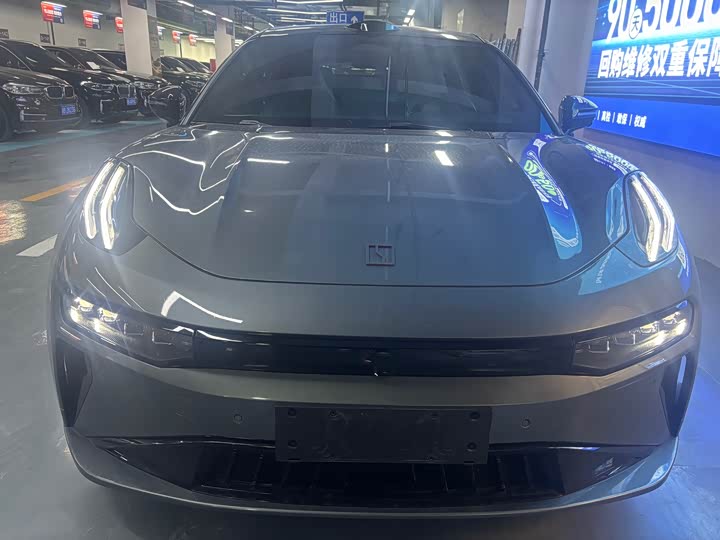 Фото 2 - Zeekr 001