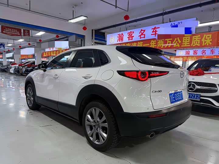 Фото 6 - Mazda CX-30