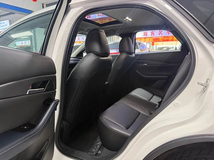 Фото 9 - Mazda CX-30