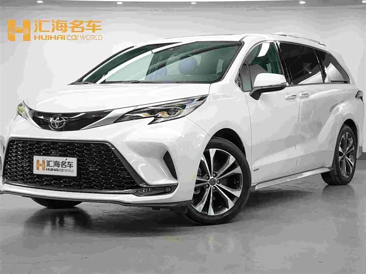 Фото 1 - Toyota Granvia