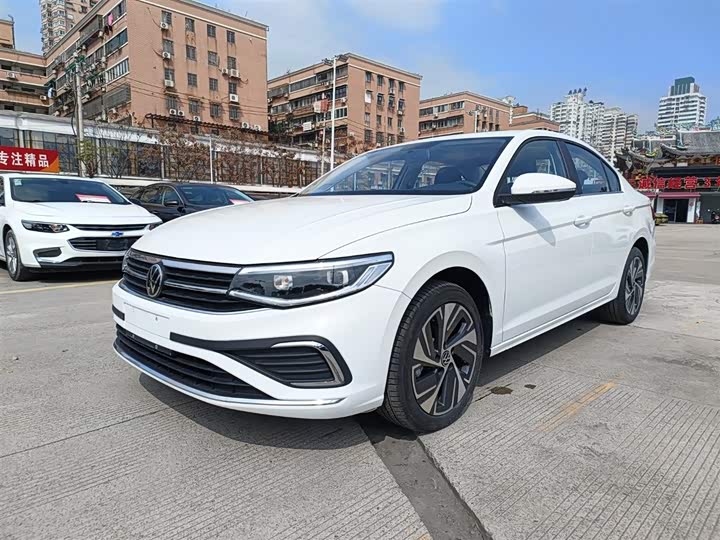 Фото 1 - Volkswagen Bora