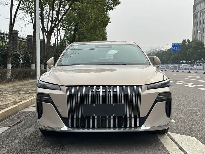 Photo 2 - Roewe M7 DMH