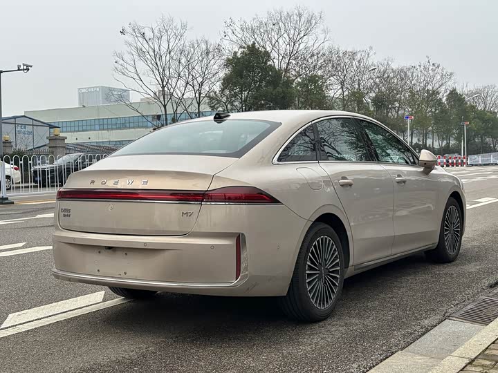 Photo 8 - Roewe M7 DMH