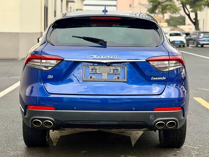 Photo 4 - Maserati Levante