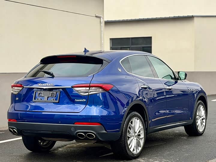 Photo 5 - Maserati Levante