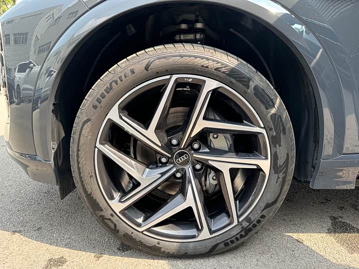 Фото 7 - Audi Q6L e-tron