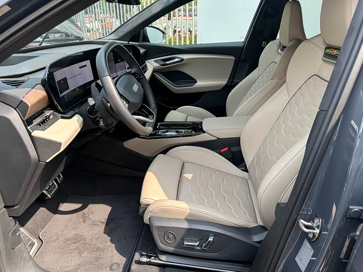 Фото 9 - Audi Q6L e-tron