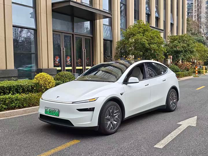 Photo 1 - Tesla Model Y