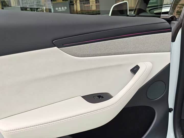 Photo 9 - Tesla Model Y