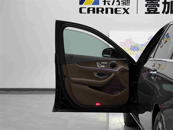 Фото 5 - Mercedes-Benz E-Class Hybrid