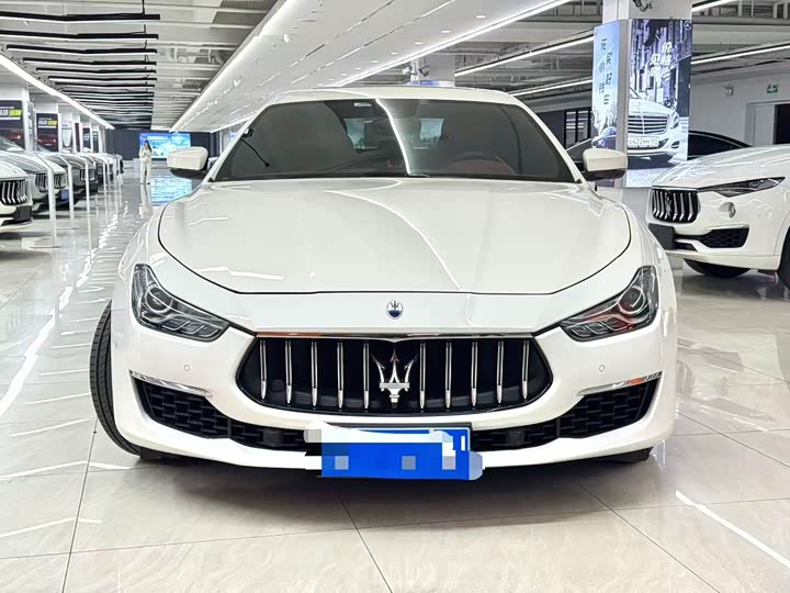 Photo 2 - Maserati Ghibli