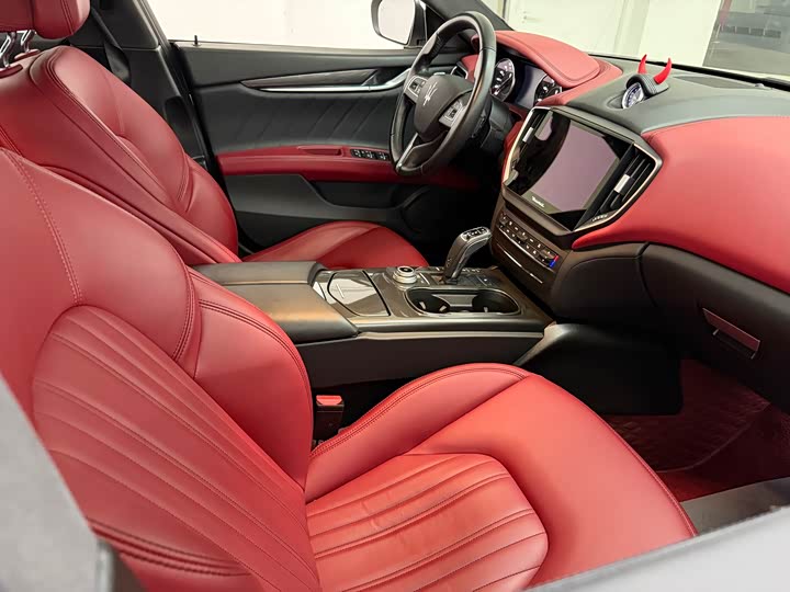 Photo 8 - Maserati Ghibli