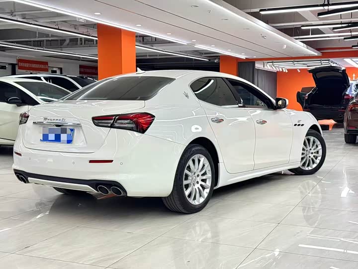 Photo 9 - Maserati Ghibli