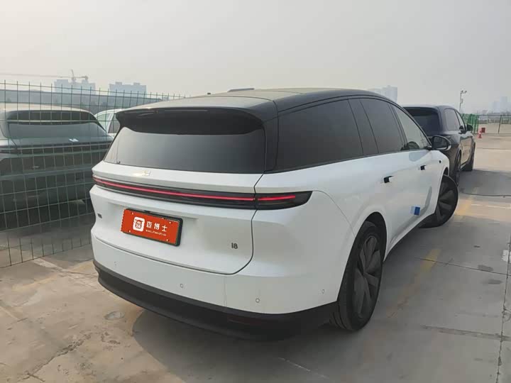 Фото 3 - LiXiang i8
