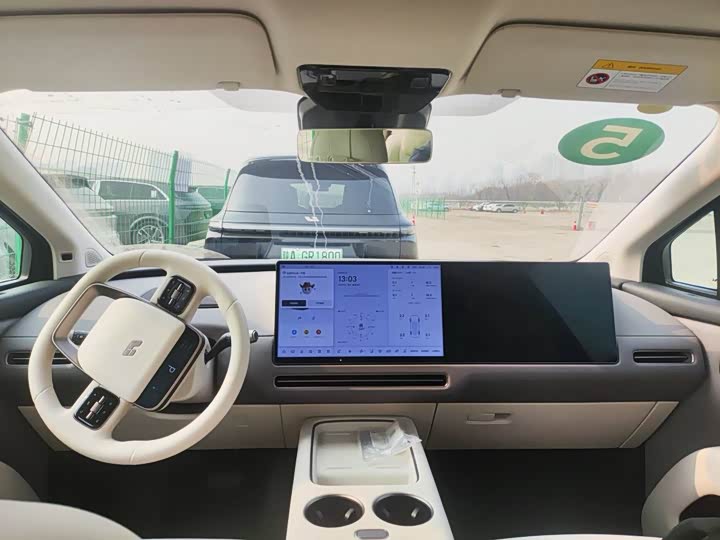 Фото 7 - LiXiang i8