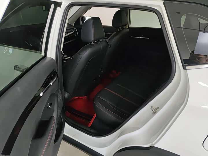 Фото 6 - Kia KX3