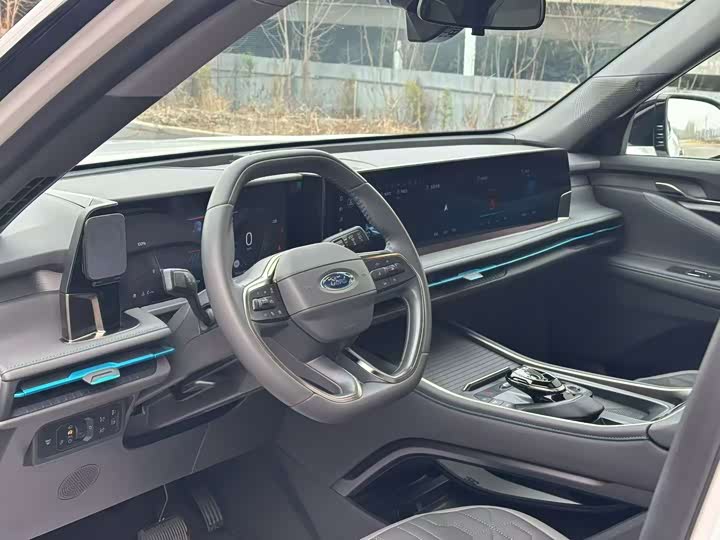 Фото 4 - Ford Edge