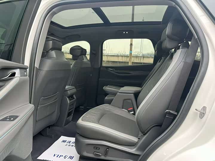 Фото 6 - Ford Edge