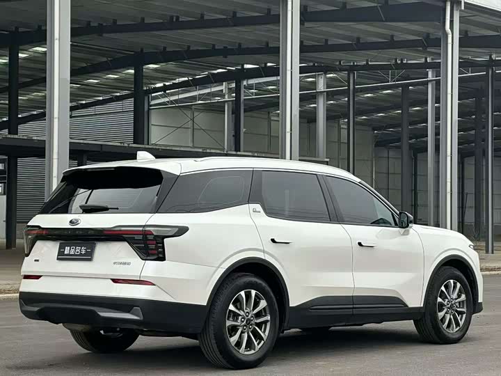 Фото 9 - Ford Edge