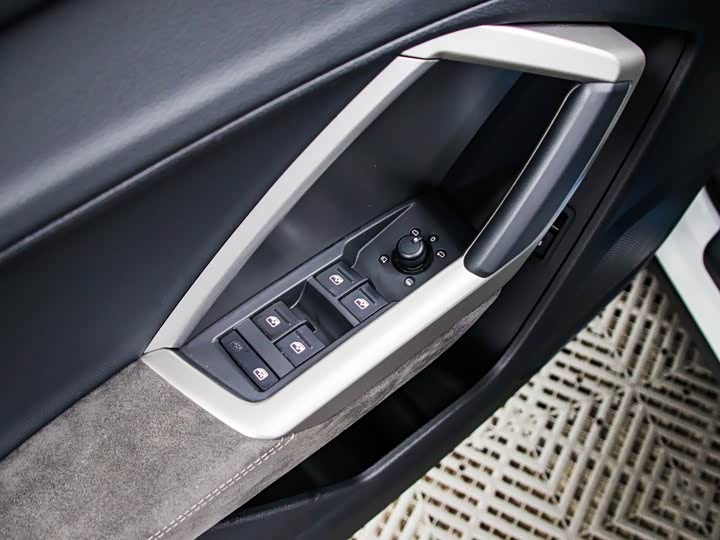 Фото 6 - Audi Q3