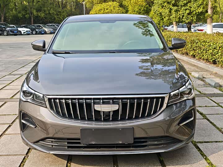 Фото 2 - Geely Emgrand