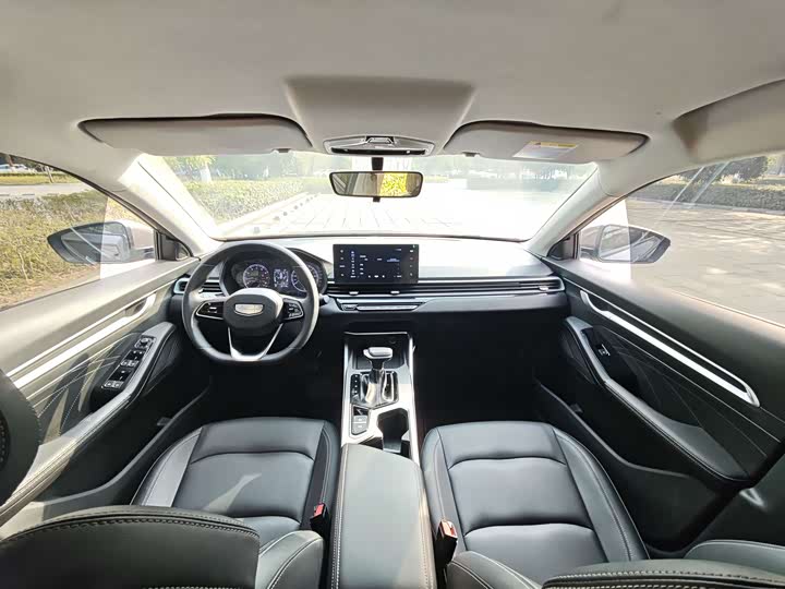 Фото 4 - Geely Emgrand