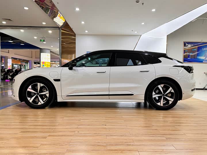 Фото 4 - Zeekr 001