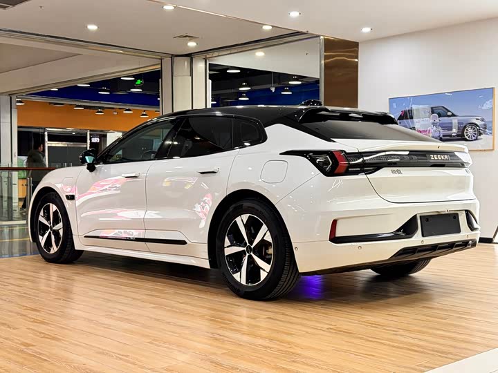 Фото 5 - Zeekr 001