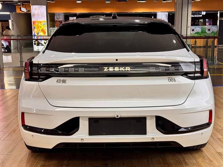 Фото 6 - Zeekr 001