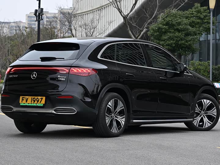 Фото 4 - Mercedes-Benz EQE SUV