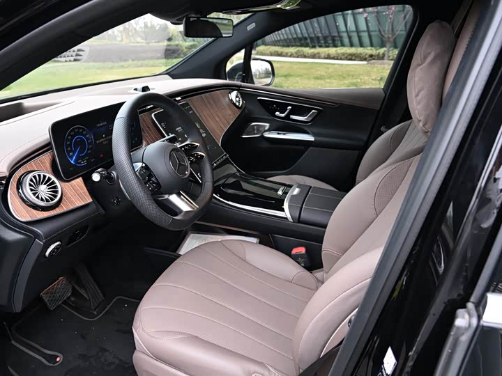 Фото 5 - Mercedes-Benz EQE SUV