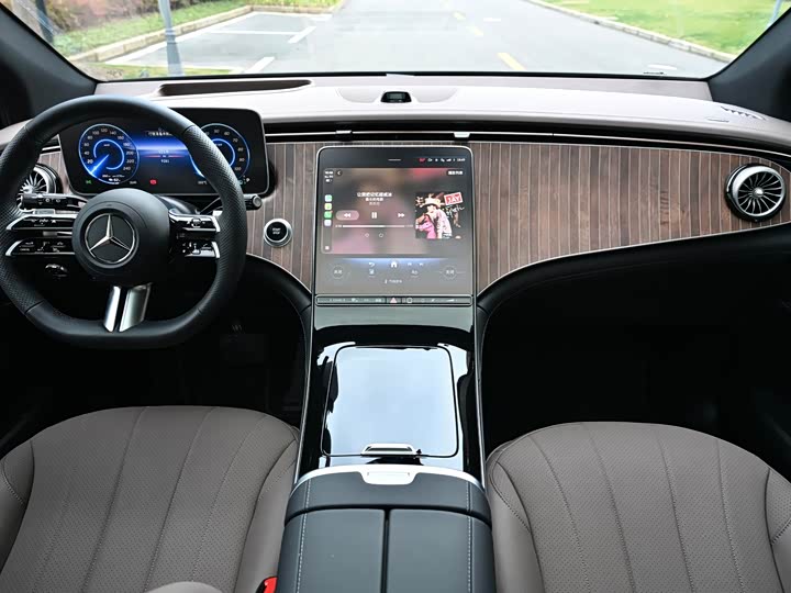 Фото 6 - Mercedes-Benz EQE SUV