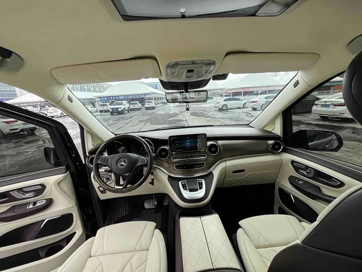 Mercedes-Benz V-Class 2021 2021款 V 260 L 长轴距尊贵版