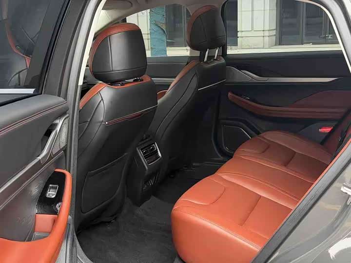 Фото 9 - Lincoln Z (Zephyr)