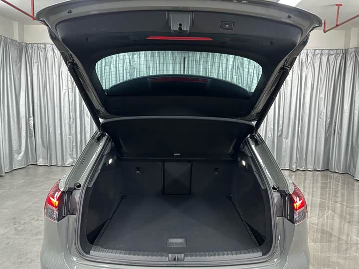 Photo 7 - Audi Q4 e-tron