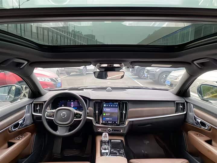 Photo 4 - Volvo S90 Hybrid