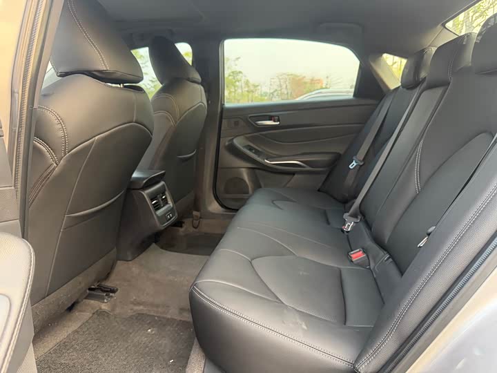 Фото 6 - Toyota Avalon