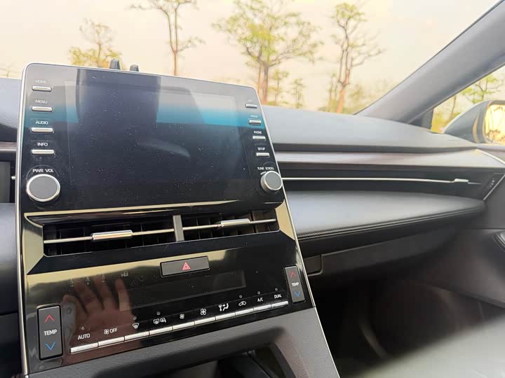 Фото 9 - Toyota Avalon