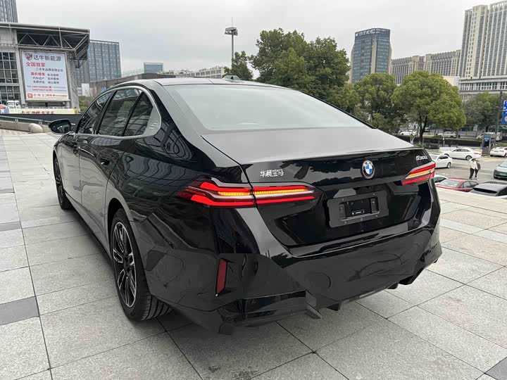 Фото 9 - BMW 5 Series