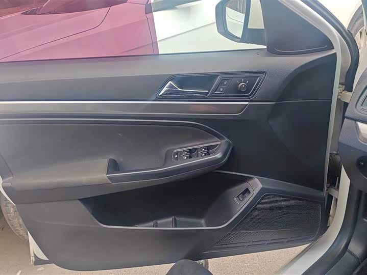 Фото 7 - Volkswagen Lavida