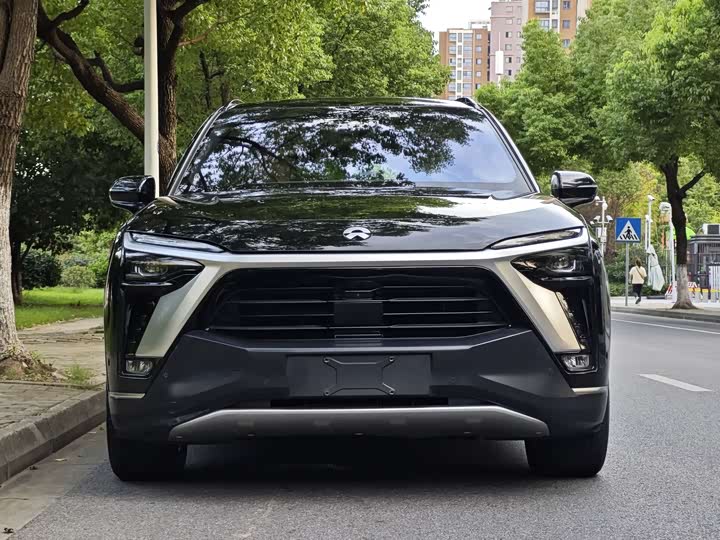 Фото 2 - Nio ES8