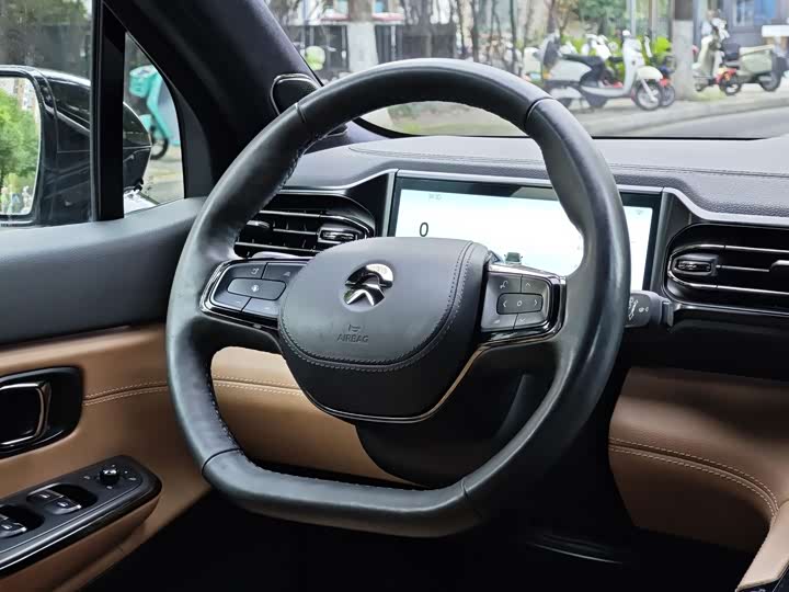 Фото 9 - Nio ES8