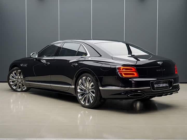 Фото 5 - Bentley Flying Spur Hybrid