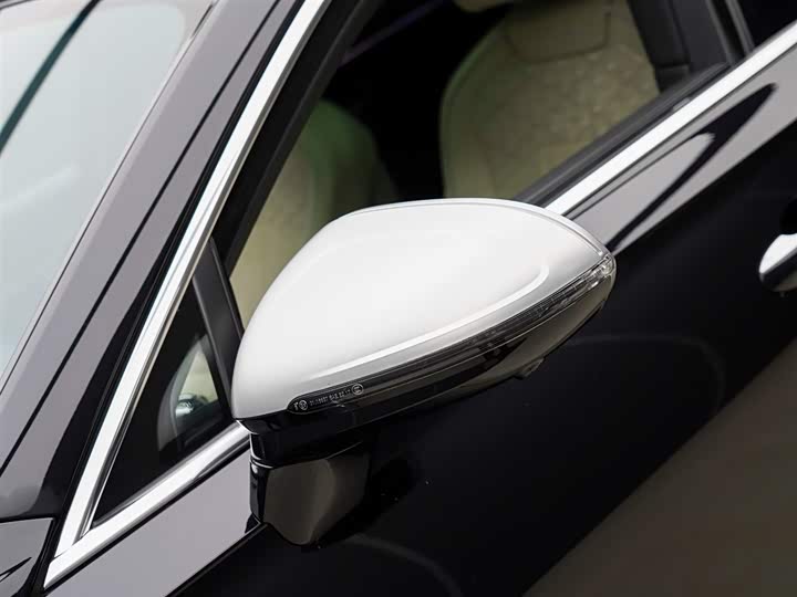 Фото 8 - Bentley Flying Spur Hybrid