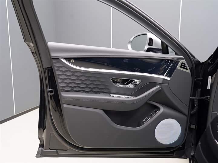 Фото 9 - Bentley Flying Spur Hybrid