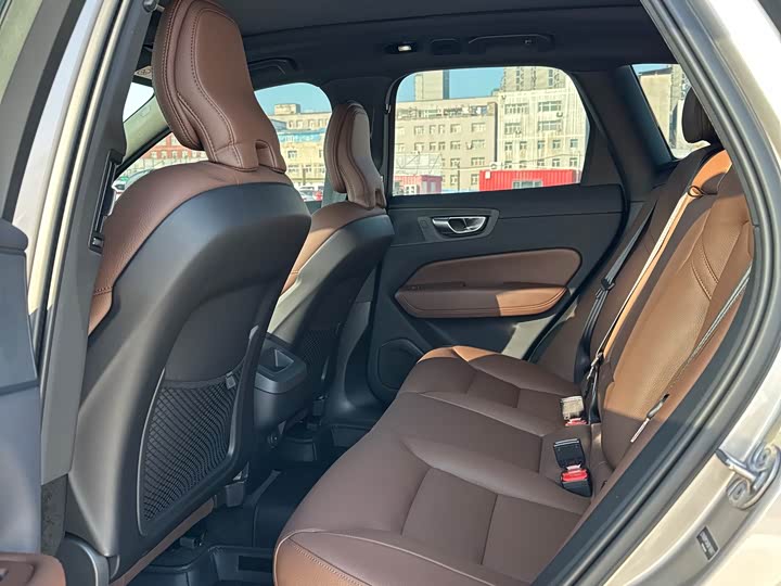 Photo 5 - Volvo XC60